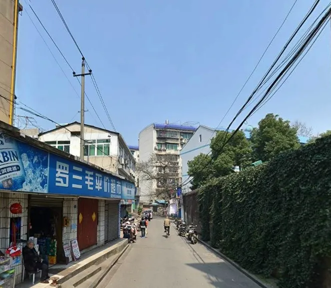 东瓜山二村1室1厅南朝向1200.00元/月出租
