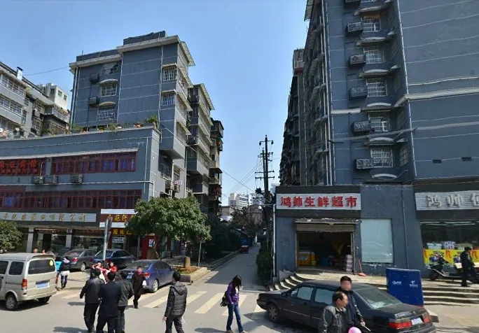 青山祠社区2室1厅2卫南北朝向1800.00元/月出租