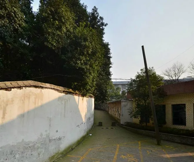长沙商贸旅游教师宿舍3室1厅1卫南朝向1800.00元/月出租