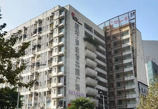 蓝光郁金香花园广场1室1卫东南朝向2100.00元/月出租