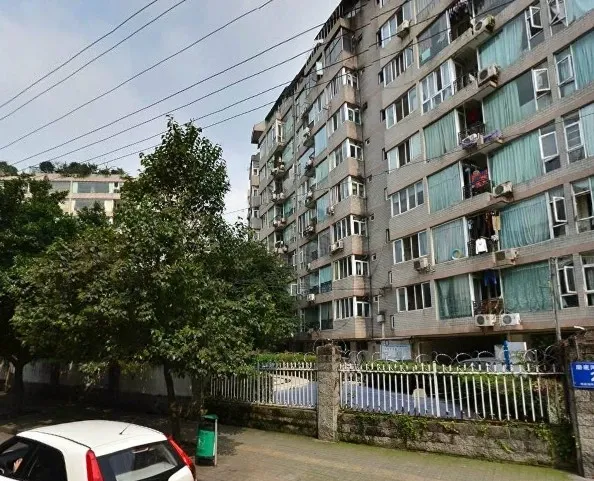 景溪园3室2厅2卫东南朝向4500.00元/月出租