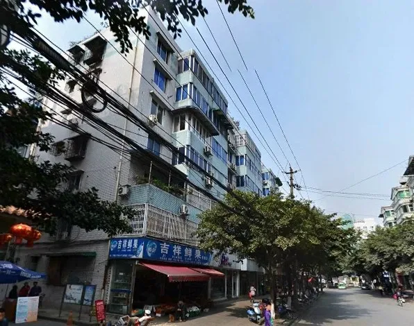 江南苑3室1厅1卫东西南北朝向3200.00元/月出租