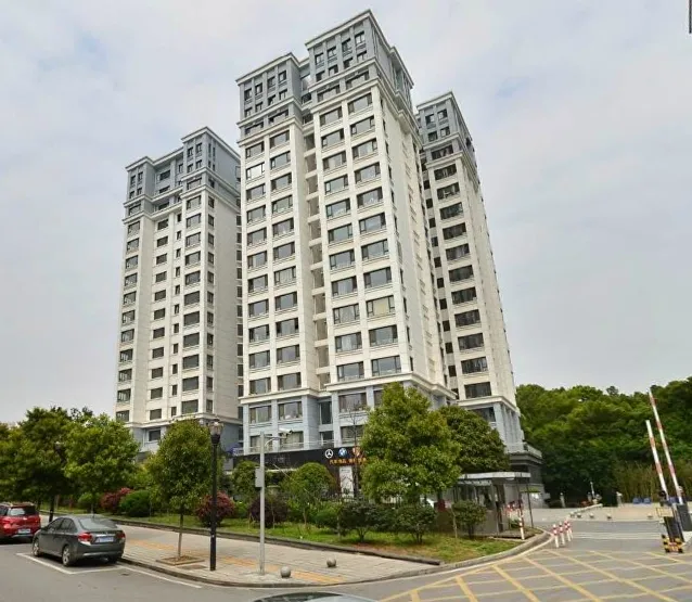 湖滨家园3室2厅2卫东朝向4000.00元/月出租