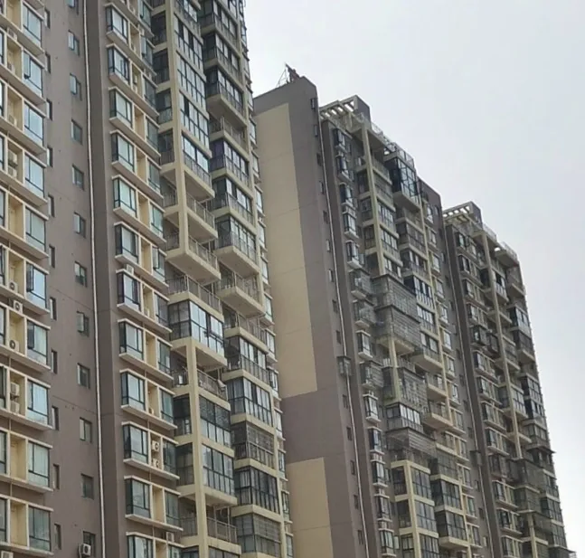 银杏嘉园4室2厅2卫南北朝向3300.00元/月出租