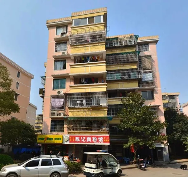 橘洲新苑3室2厅2卫南朝向2000.00元/月出租