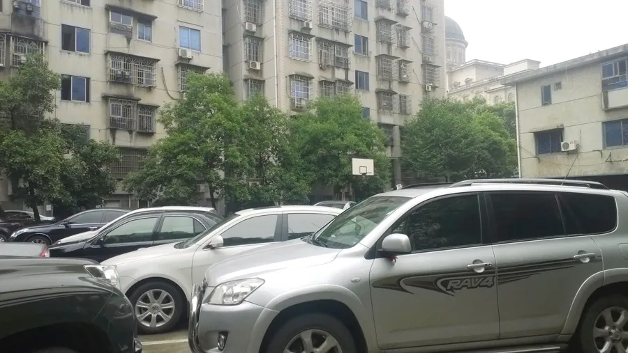 华隆大院4室2厅2卫南朝向2000.00元/月出租