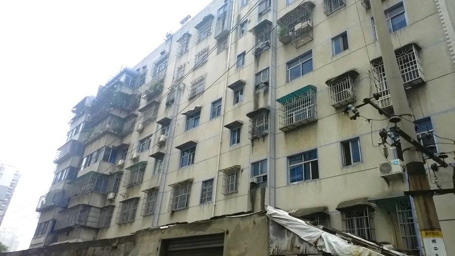 华隆大院3室2厅1卫南朝向1200.00元/月出租