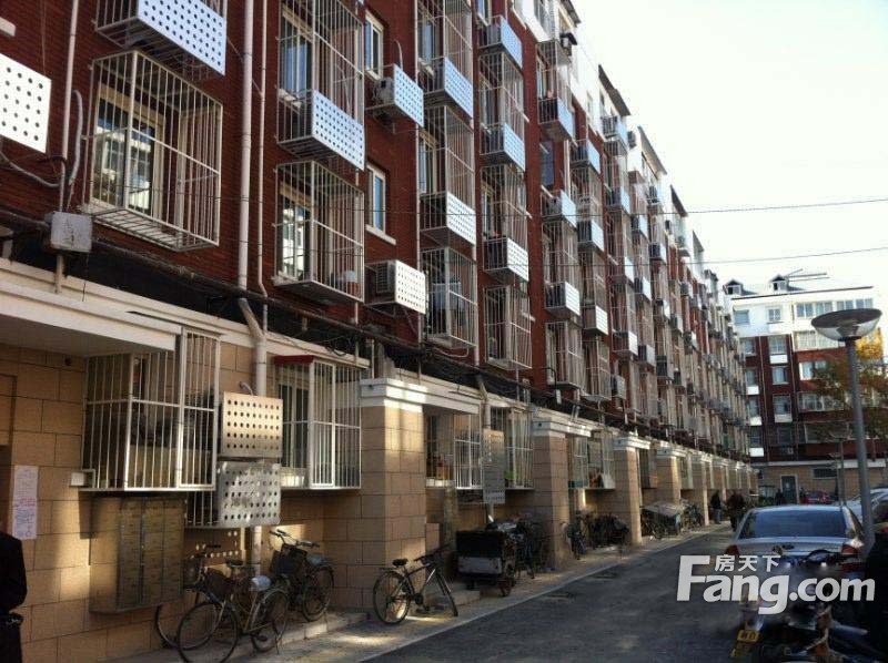 西黄城根南街一区2室1厅1卫南北朝向10500.00元/月出租