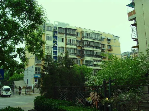 革新里小区2室1厅1卫东朝向6490.00元/月出租