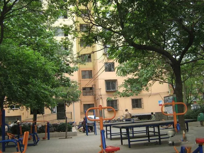 革新里小区2室1厅1卫东南北朝向4600.00元/月出租