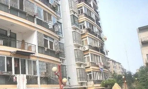 瑞明路2室1厅1卫西南朝向2300.00元/月出租