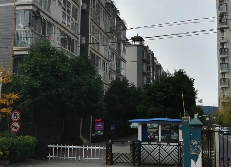 华晨雅庭2室1厅1卫北朝向2300.00元/月出租