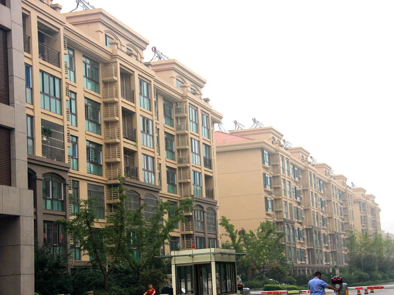 青云御景园小区楼体实景图(2014-07-24)