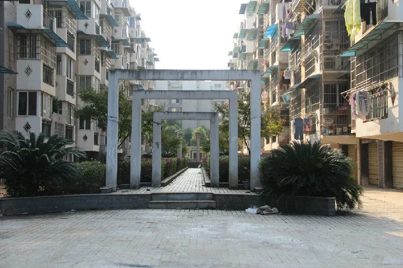 好家园经济适用房4室2厅2卫南朝向1800.00元/月出租