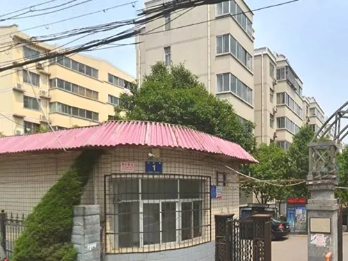 长剑苑3室2厅1卫南北朝向1200.00元/月出租