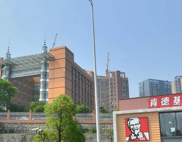地震应急住宅2室2厅1卫南朝向2000.00元/月出租
