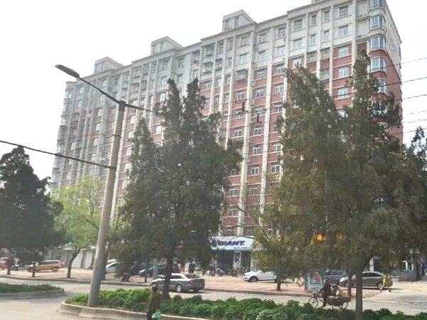 洛铜34街坊南区1室1卫南朝向400.00元/月出租