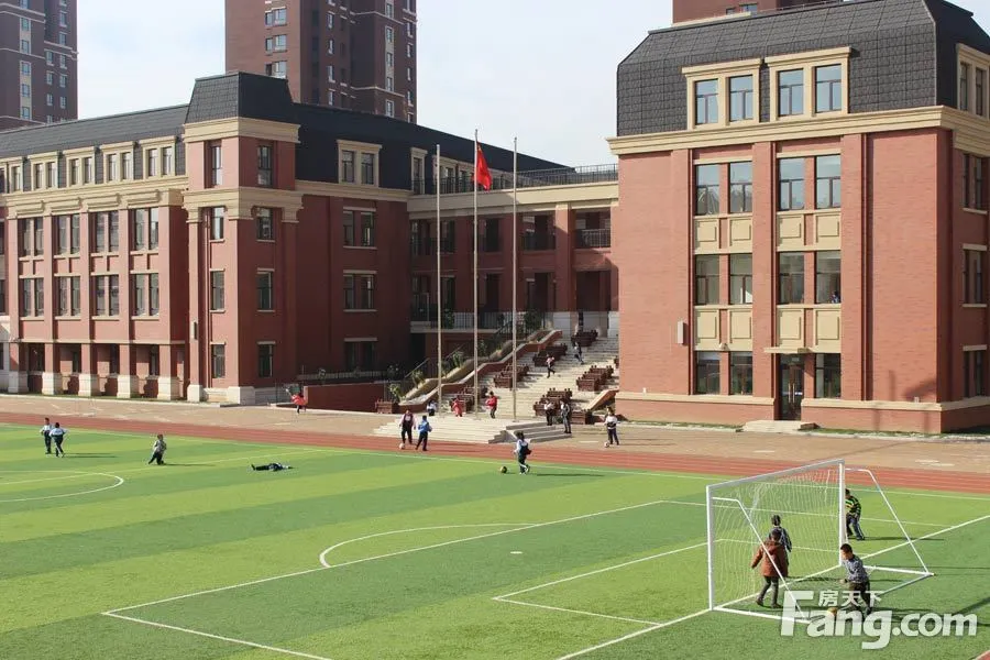  项目配套 中小学:金地小学 医院:大连市中心医院 其他:前关