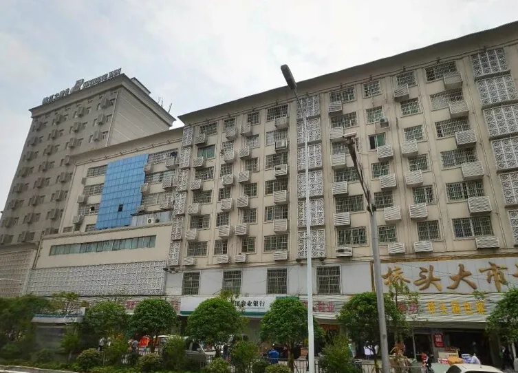 大众公寓3室1厅1卫东朝向1900.00元/月出租