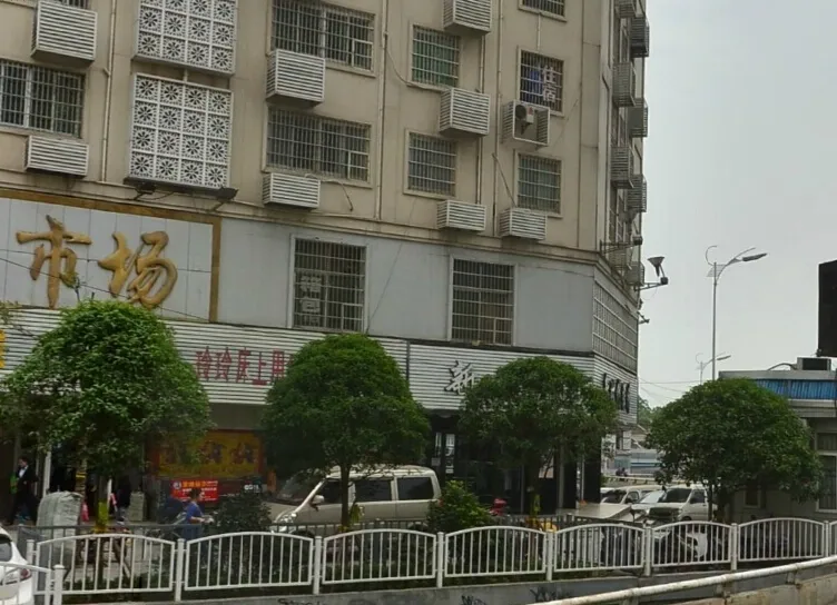 大众公寓3室2厅2卫东朝向2200.00元/月出租