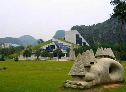 床上9个女人 探秘富翁的家 床上9个女人 探秘富翁的家