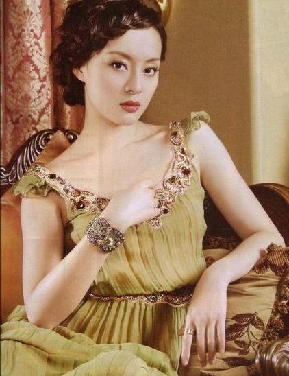 孙俪金色豪华绝美家居照 男友邓超现身 孙俪金色豪华绝美家居照 男友邓超现身