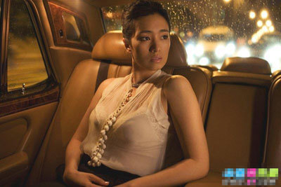 巩俐卧室里的妩媚写真 巩俐卧室里的妩媚写真