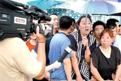组图:“炒房”欲变“炒号” 五大疑惑拷问经济适用房 组图:“炒房”欲变“炒号” 五大疑惑拷问经济适用房