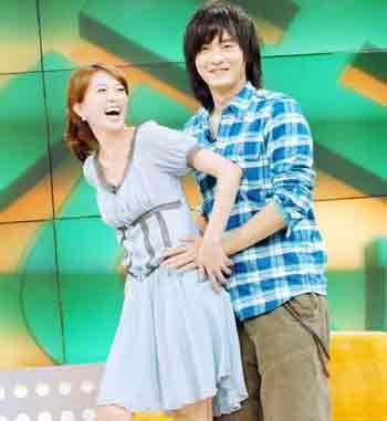 台湾名模林志玲+上海陪地产巨富吃饭报光(图)