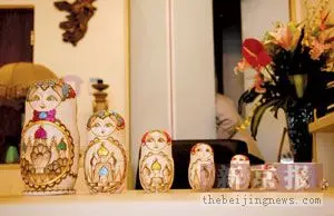 可爱的套娃经常占据工作台。
