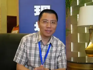 搜房独家专访:瑞嘉地板董事长袁怡德(组图) 搜房独家专访:瑞嘉地板董事长袁怡德(组图)