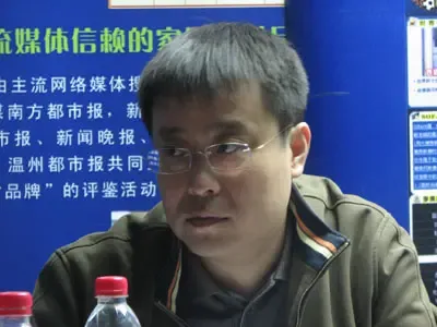 中国家居这十年访谈之龙发装饰总经理王振杰 中国家居这十年访谈之龙发装饰总经理王振杰