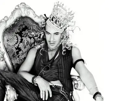华丽又荒诞的John Galliano