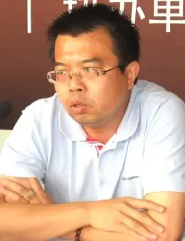 清华大学国际商业地产商业中心理事长 朱凌波 清华大学国际商业地产商业中心理事长 朱凌波