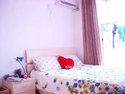 女网友4万元装修出的满意二居 简洁大方(图) 女网友4万元装修出的满意二居 简洁大方(图)