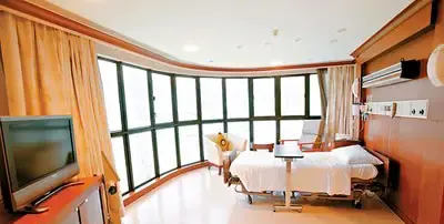 张柏芝昨晚产下6磅8男婴 豪华私家病房修养(图) 张柏芝昨晚产下6磅8男婴 豪华私家病房修养(图)