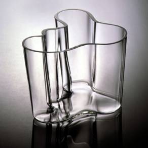 阿尔瓦阿尔托设计的玻璃器皿