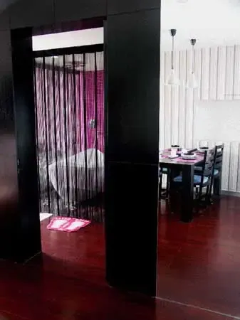 15万装112平粉与黑的家 冷静与妖娆和谐共存(图) 15万装112平粉与黑的家 冷静与妖娆和谐共存(图)