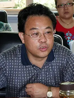 建设部住宅产业化促进中心 产业发展处 章林伟处长 建设部住宅产业化促进中心 产业发展处 章林伟处长