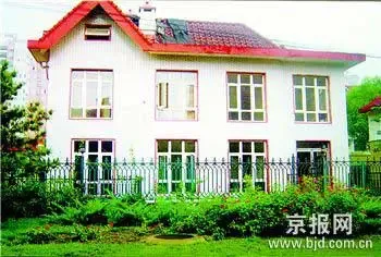 京2层别墅强行变3层办公楼多部门干涉未果(图) 京2层别墅强行变3层办公楼多部门干涉未果(图)
