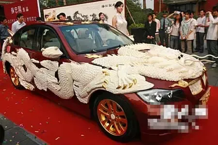 豪华牙雕汽车亮相广州价2000万元 豪华牙雕汽车亮相广州价2000万元