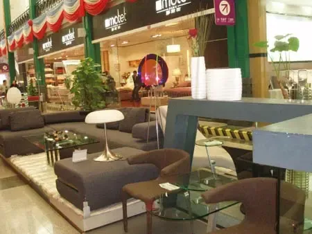 一层大厅中间的沙发客户 一层大厅中间的沙发客户