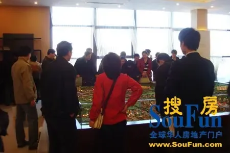 紫金新干线低价上市 登记认购场面火爆 紫金新干线低价上市 登记认购场面火爆