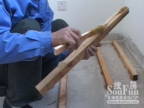 视频：装修手册之实木地板安装全过程