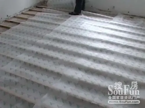 视频:装修手册之实木地板安装全过程 视频:装修手册之实木地板安装全过程
