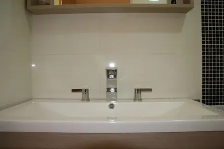 ������ĵ������� ��̳�Ͽ�����Ů��׷��(ͼ)