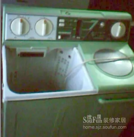 这与上一个相比添加了一个小滚动,可以甩干衣服,但与现在洗衣机相比,样子仍然太过简单 这与上一个相比添加了一个小滚动,可以甩干衣服,但与现在洗衣机相比,样子仍然太过简单