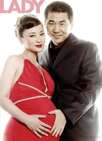 娱乐圈美艳大肚婆 做一个香艳的居家妈妈(组图) 娱乐圈美艳大肚婆 做一个香艳的居家妈妈(组图)