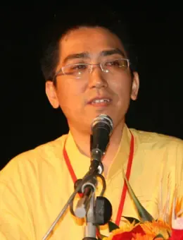 阳光100置业集团董事长 易小迪 阳光100置业集团董事长 易小迪
