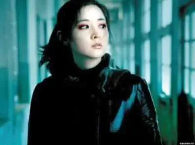 新红楼“四春”很雷很前卫 红眼妆酷似王菲 新红楼“四春”很雷很前卫 红眼妆酷似王菲